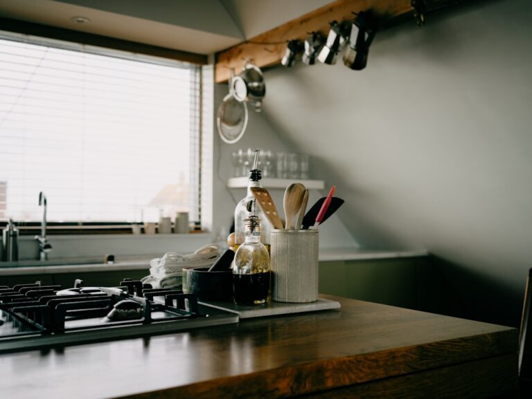 Discover the Best Storage Solutions for a Clutter-Free Kitchen